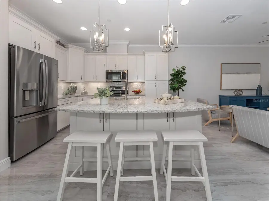 934 E Venice Avenue, Venice, FL 34285 - Image #3