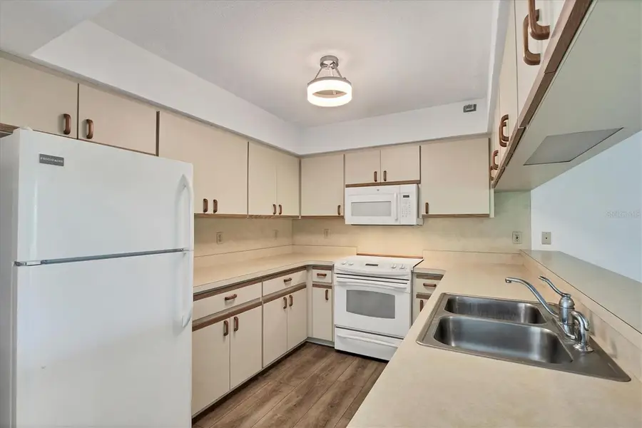 1614 Quail Lake Dr, Venice, FL 34293 - Image #3