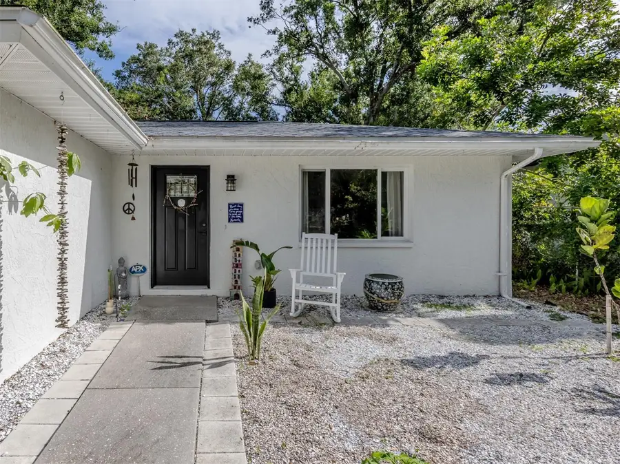 829 Groveland Avenue, Venice, FL 34285 - Image #2