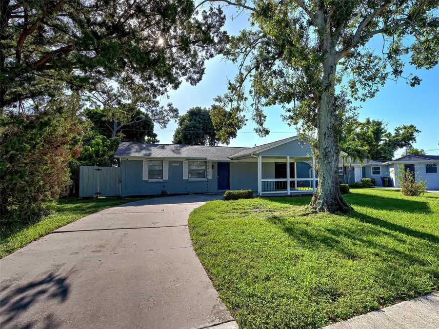 1056 Venetian Parkway, Venice, FL 34285 - Image #2