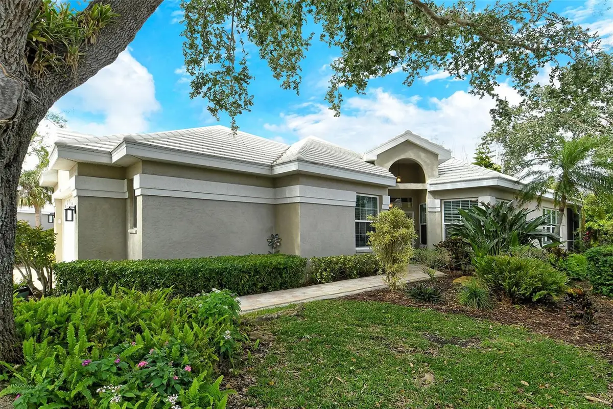 560 Fallbrook Drive, Venice, FL 34292 - Image #1