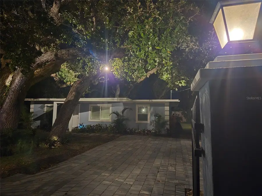 1112 Sunset Avenue, Nokomis, FL 34275 - Image #2