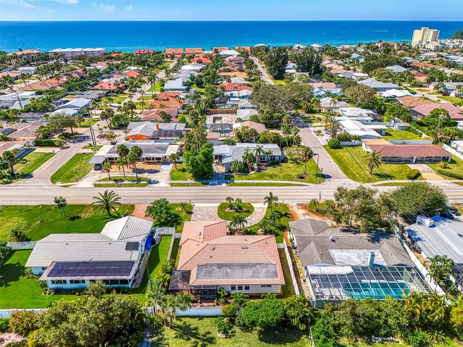 829 Harbor Drive S, Venice, FL 34285 - Image #2