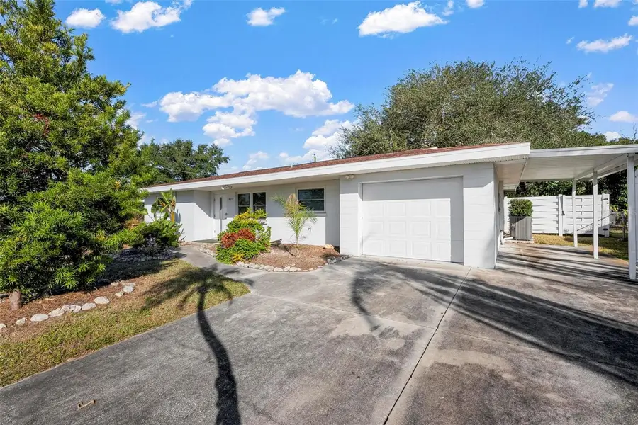 429 Glen Oak Road, Venice, FL 34293 - Image #2