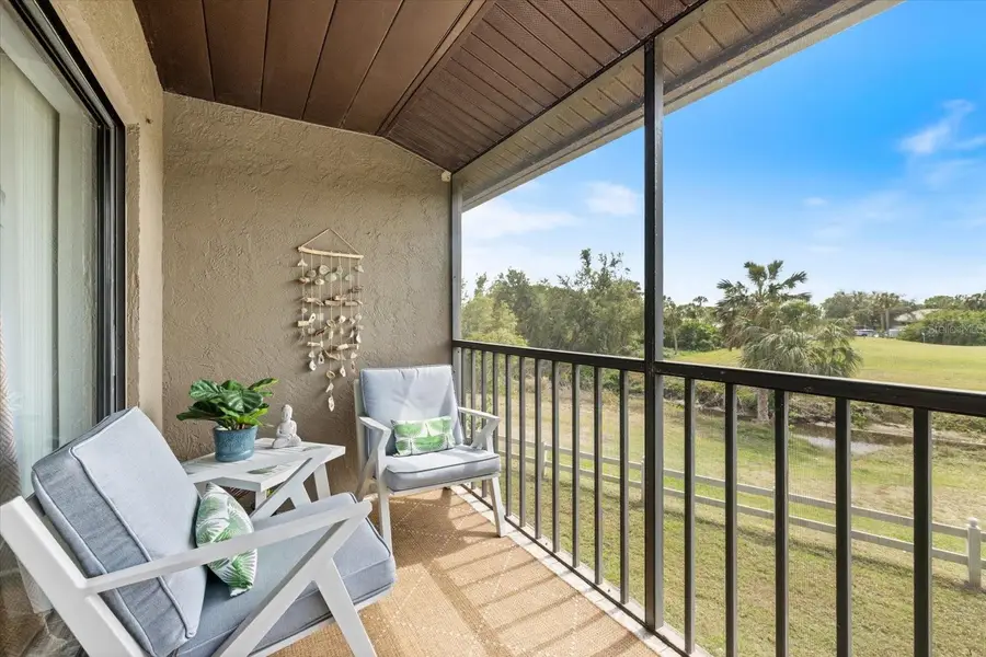 925 Capri Isles Boulevard #4, Venice, FL 34292 - Image #3