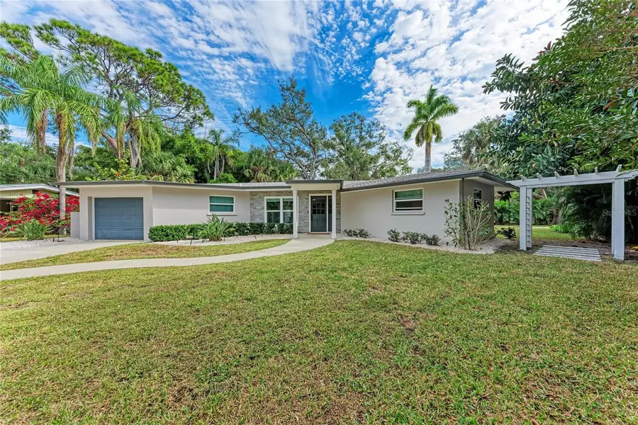 2132 Hyde Park Circle, Sarasota, FL 34239 - Image #3