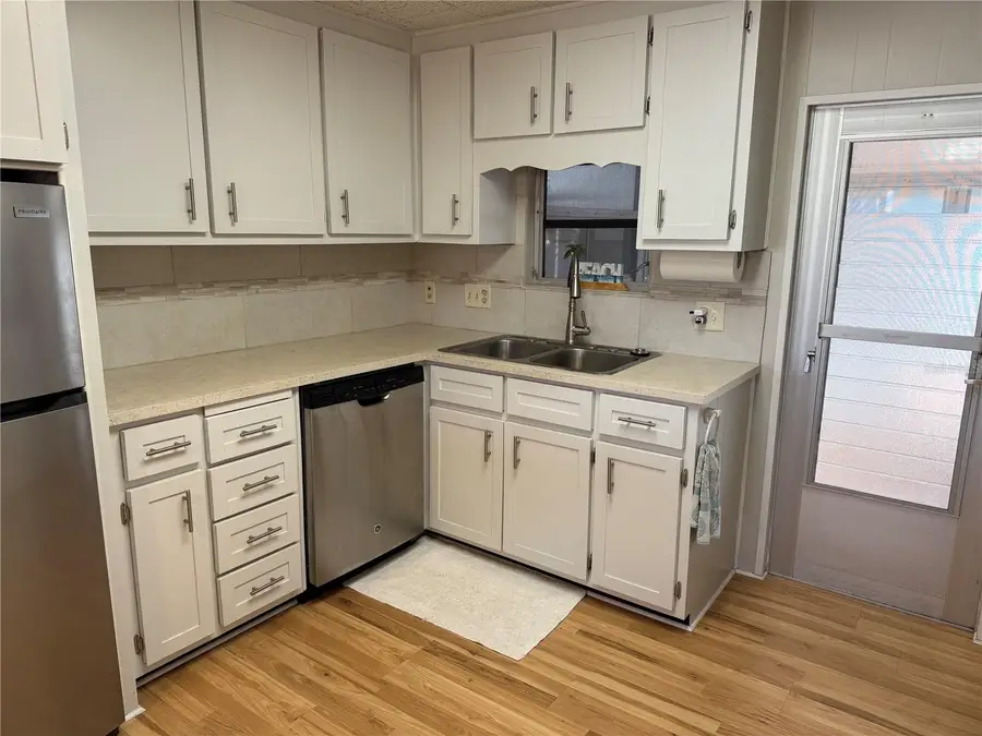 560 Lily Of The Valley Drive, Venice, FL 34293 - Image #3