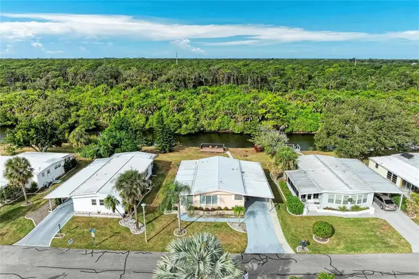 35 Castle Drive, NOKOMIS, FL 34275