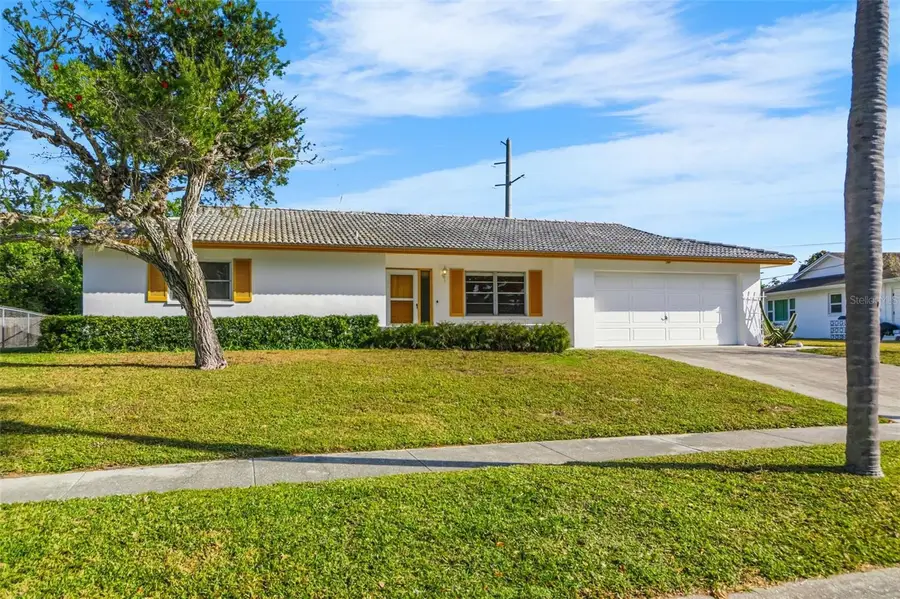 6711 Roxbury Drive, Sarasota, FL 34231 - Image #3