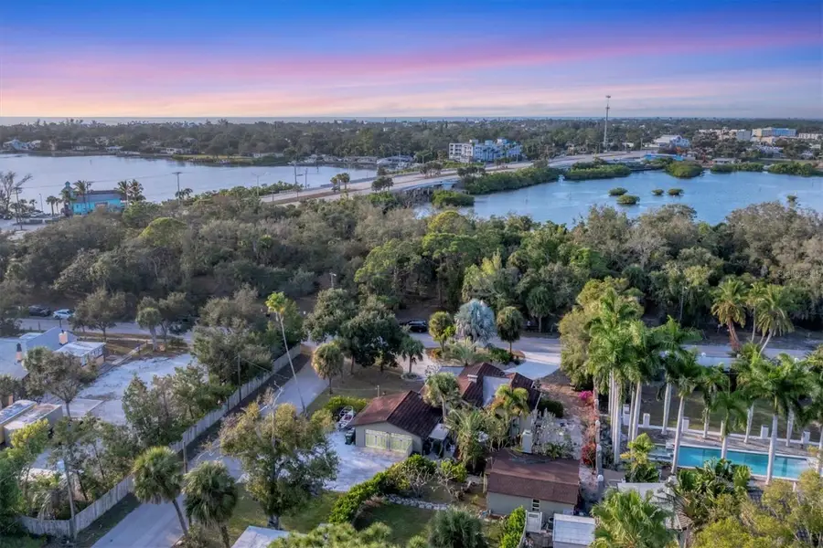 202 Pocono Trail E, Nokomis, FL 34275 - Image #2