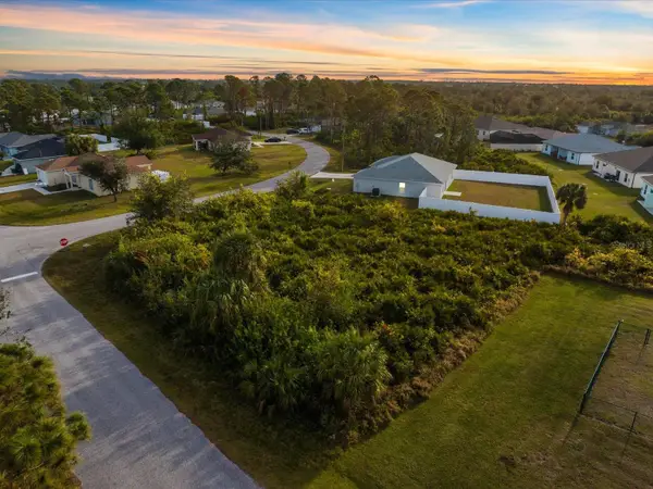 12142 Appleberg Circle, PORT CHARLOTTE, FL 33981