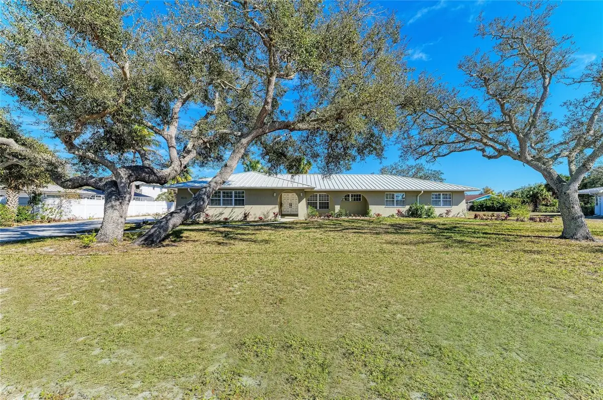 612 Bayshore Road, Nokomis, FL 34275 - Image #1