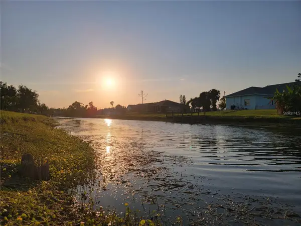 22 Mark Twain Lane, ROTONDA WEST, FL 33947