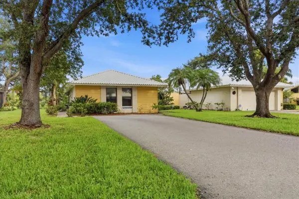 311 Pembroke Lane N #196, VENICE, FL 34293
