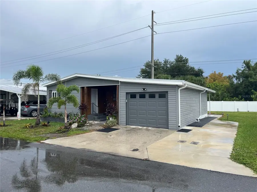 408 Cervina Drive N, Venice, FL 34285 - #2