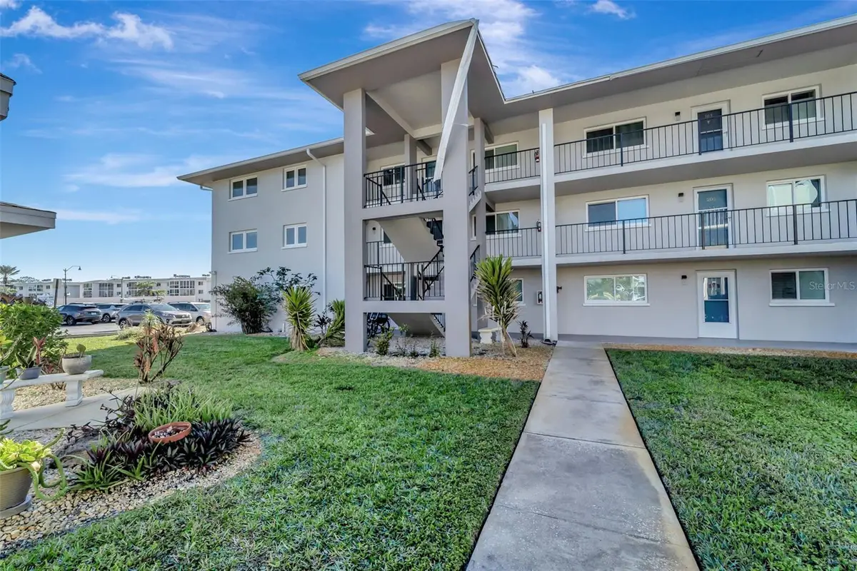 649 Tamiami Trail S #107, Venice, FL 34285 - #1