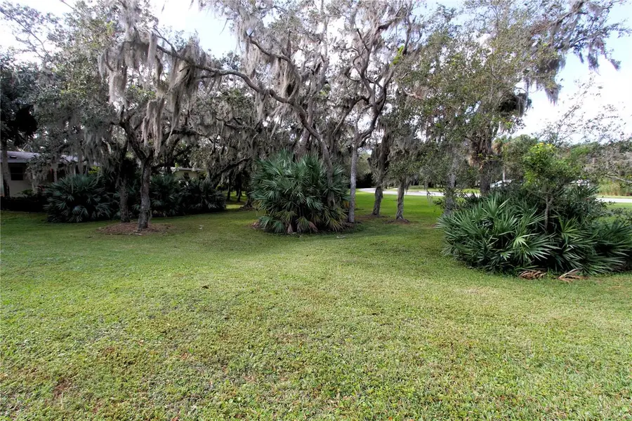 498 Sioux Boulevard, Oak Hill, FL 32759 - Image #2