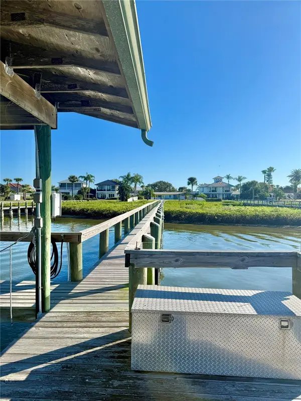 8 Richmond Drive, NEW SMYRNA BEACH, FL 32169