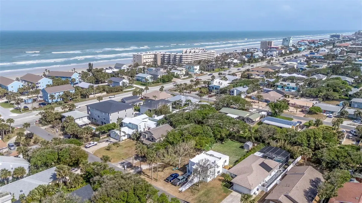 833 E 12th Avenue, New Smyrna Beach, FL 32169 - #1