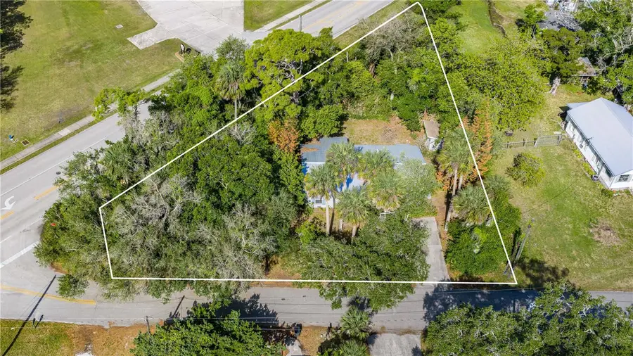 240 Newcomb Street, New Smyrna Beach, FL 32168 - #3