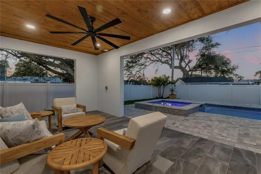 210 Due East Street, New Smyrna Beach, FL 32169 - #3