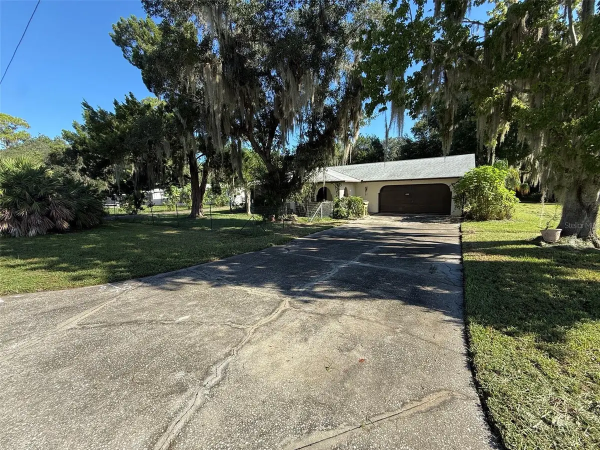 11813 Ocklawaha Drive, Leesburg, FL 34788 - #1