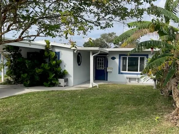 5400 Circle Drive, WEEKI WACHEE, FL 34607