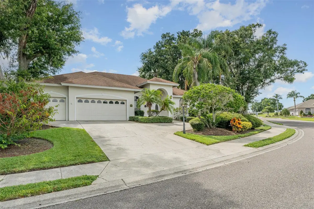 6850 Huntington Hills Boulevard, Lakeland, FL 33810 - Image #1