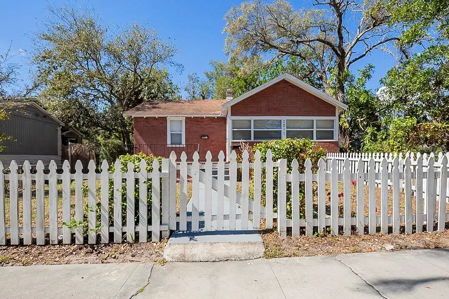 2011 10th Street S, Saint Petersburg, FL 33705 - Image #2