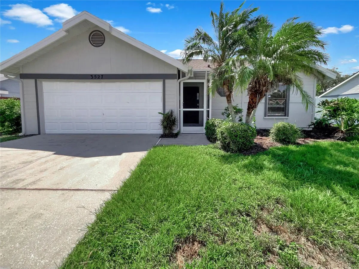 3527 65th Avenue Circle E, Sarasota, FL 34243 - Image #1