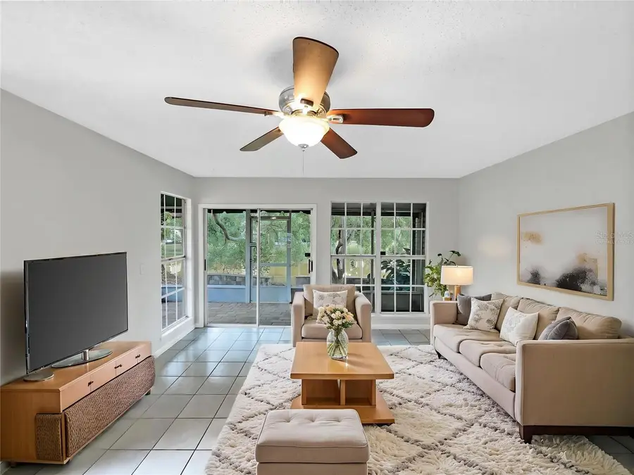 6902 Lakeview Court, Tampa, FL 33634 - Image #2