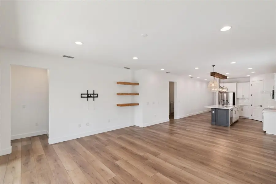 312 Irving Bend Drive, Groveland, FL 34736 - Image #3