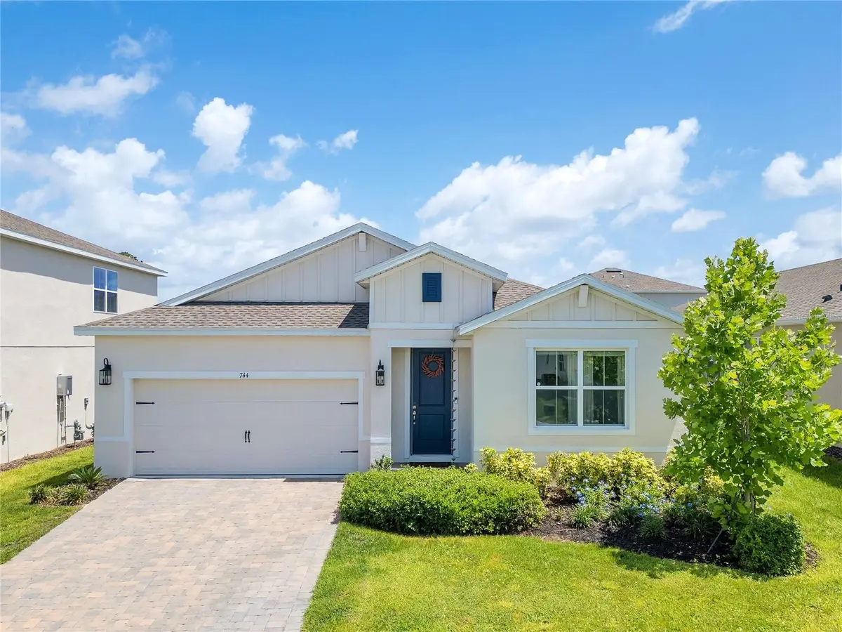 744 Curly Locks Loop, Apopka, FL 32703 - Image #1