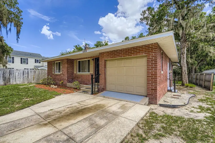 1205 Deleon Avenue, Leesburg, FL 34748 - Image #2