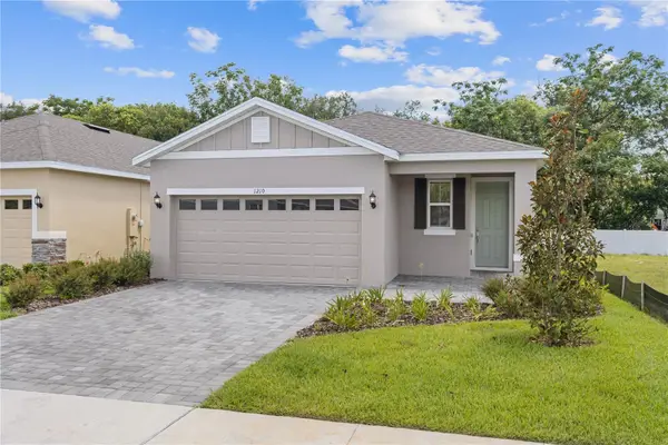 1210 Atlantic Avenue, FRUITLAND PARK, FL 34731