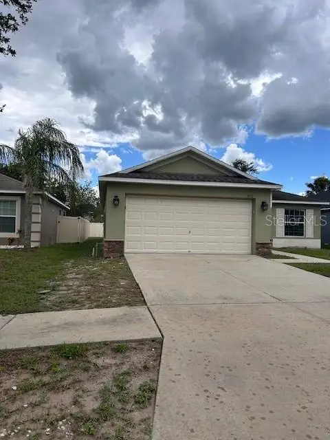 8111 Alamosa Wood Avenue, Ruskin, FL 33573 - Image #2