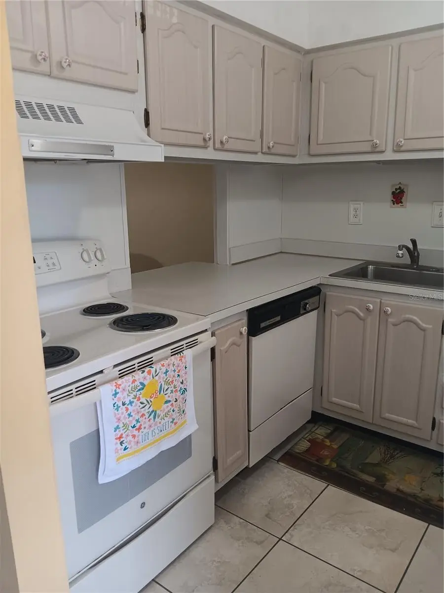 2806 N Powers Drive #8, Orlando, FL 32818 - Image #3