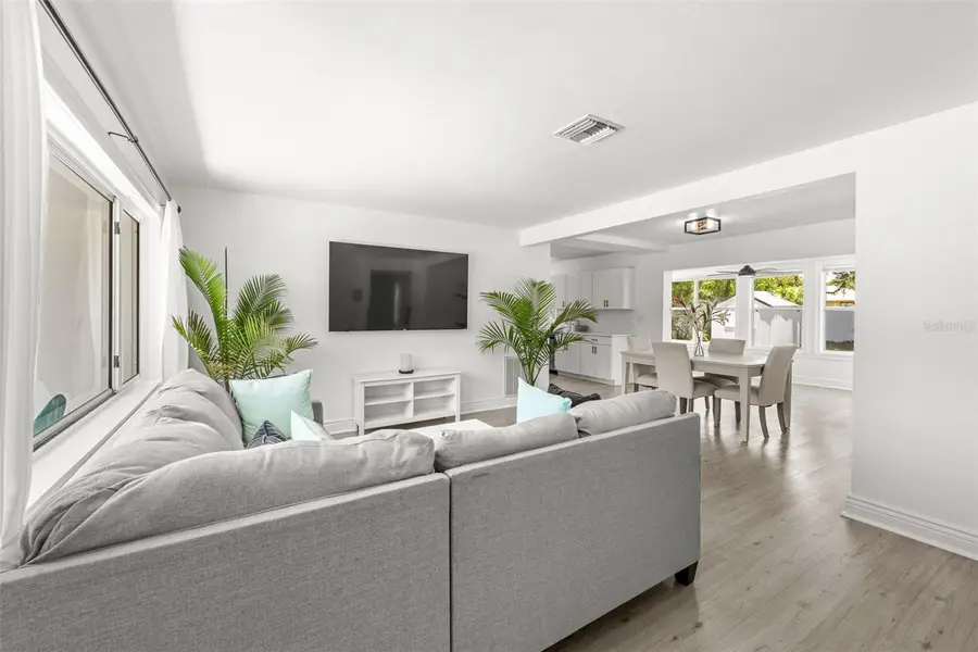 707 63rd Avenue S, Saint Petersburg, FL 33705 - Image #3