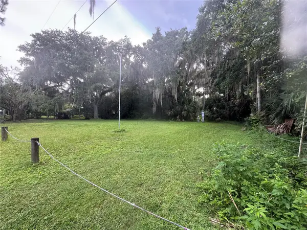 1530 Swamp Lane, GENEVA, FL 32732