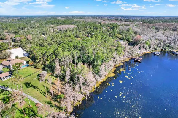 2739 Lake Pickett Place, CHULUOTA, FL 32766