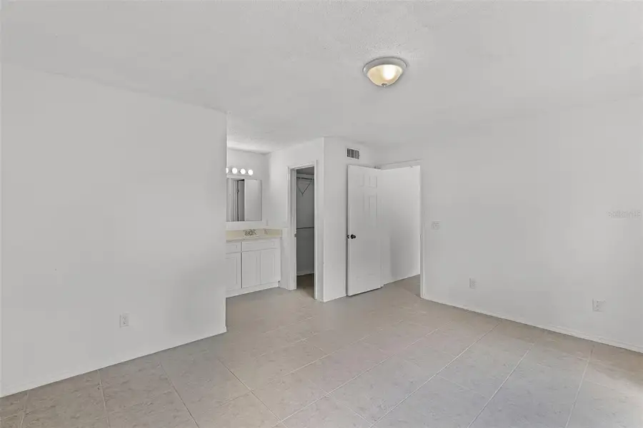 4864 Old Oak Tree Court, Orlando, FL 32808 - Image #3