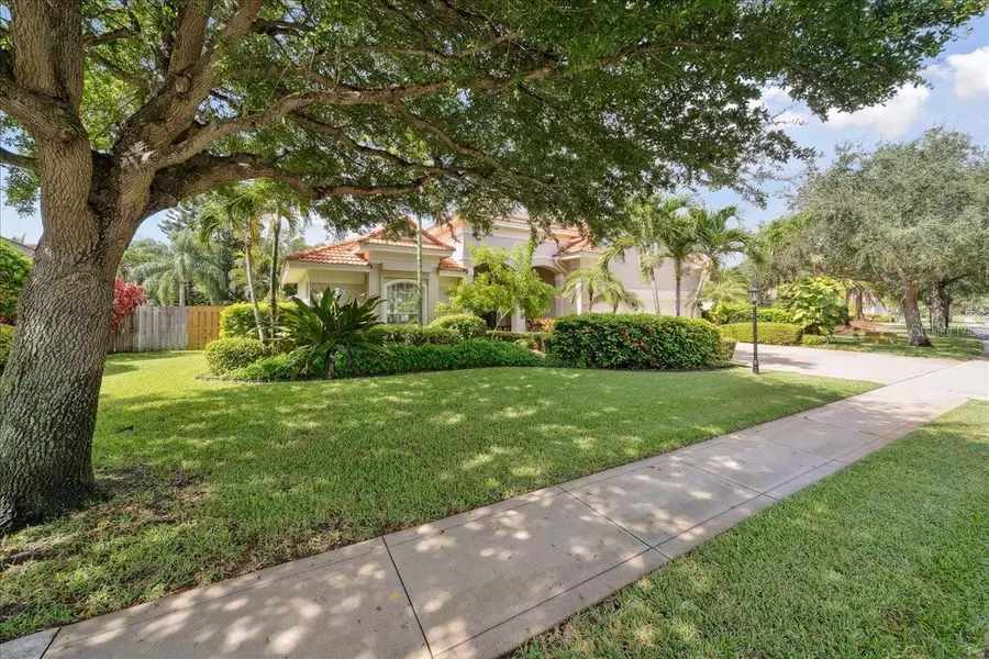 327 Southampton Drive, Indialantic, FL 32903 - Image #2