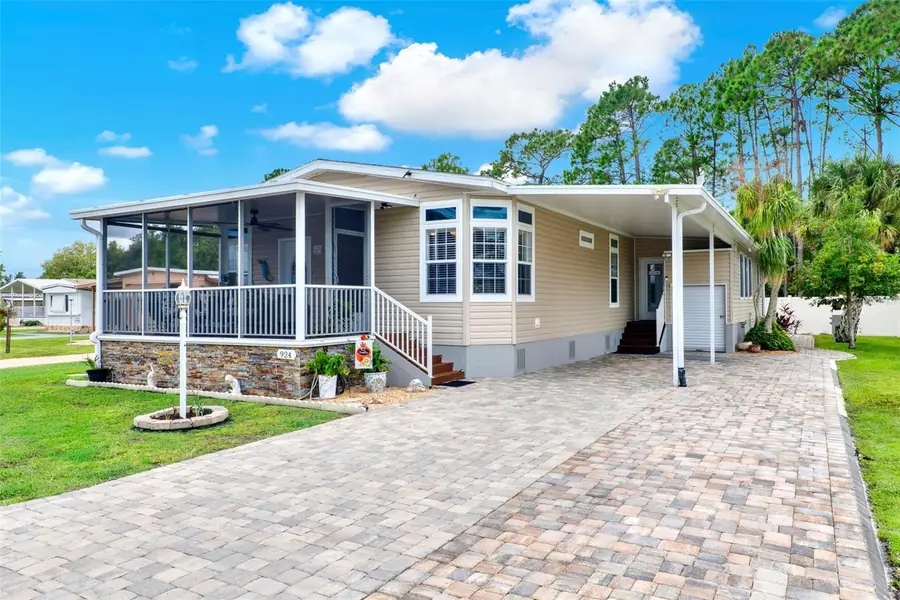 924 Blue Heron Boulevard, Osteen, FL 32764 - Image #2