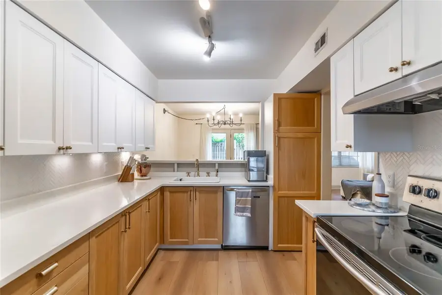 716 Edgewater Drive #2A, Orlando, FL 32804 - Image #3