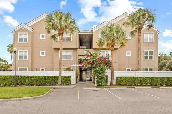 15215 Amberly Drive #1002, TAMPA, FL 33647