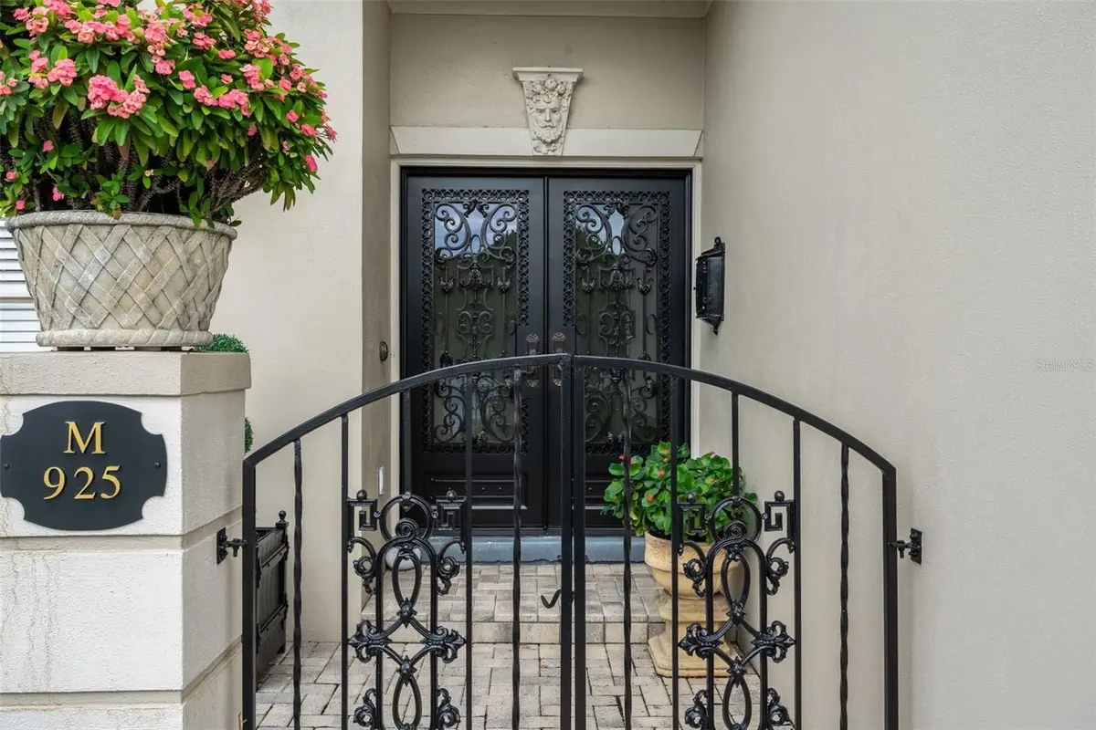 925 Ashington Place #3, Orlando, FL 32804 - Image #1