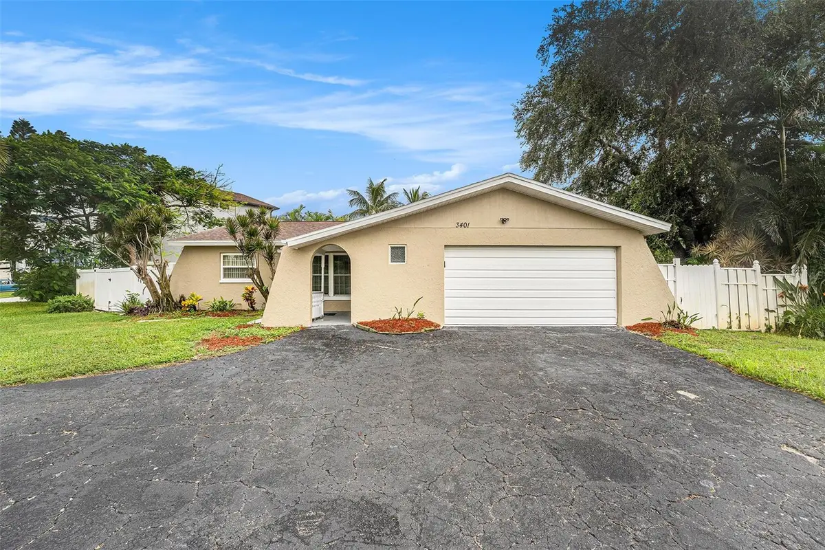 3401 Coquina Key Drive Se, Saint Petersburg, FL 33705 - Image #1