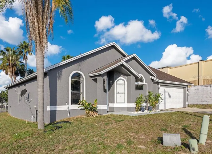 8076 Aspencrest Court, Orlando, FL 32835 - Image #2