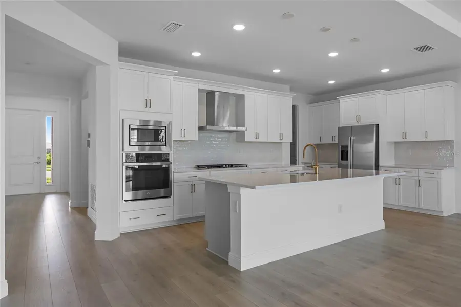 18119 Cresswind Terrace, Lakewood Ranch, FL 34211 - Image #3