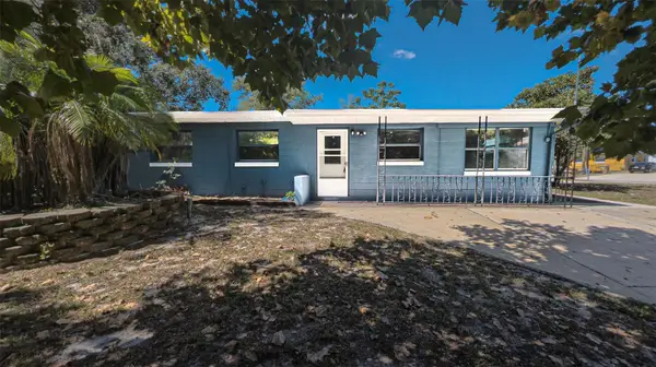 1095 Golden Isle Drive, MOUNT DORA, FL 32757